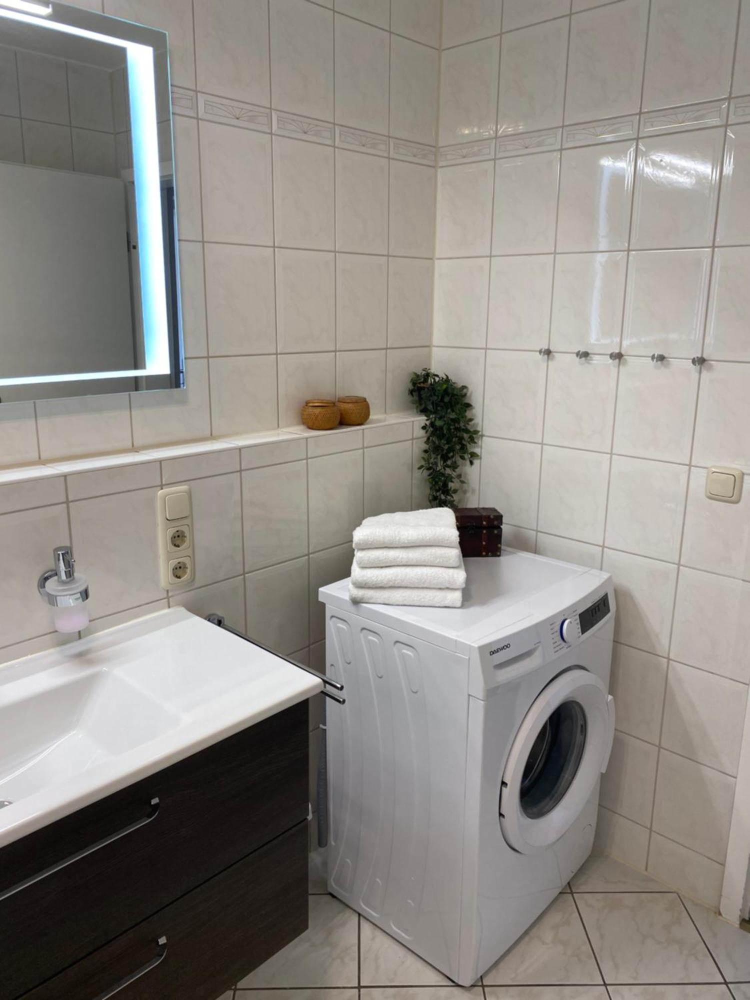 Ostseeurlaub-Goehren Ferienwohnung Sanddollar Im Haus Strandeck Esterno foto