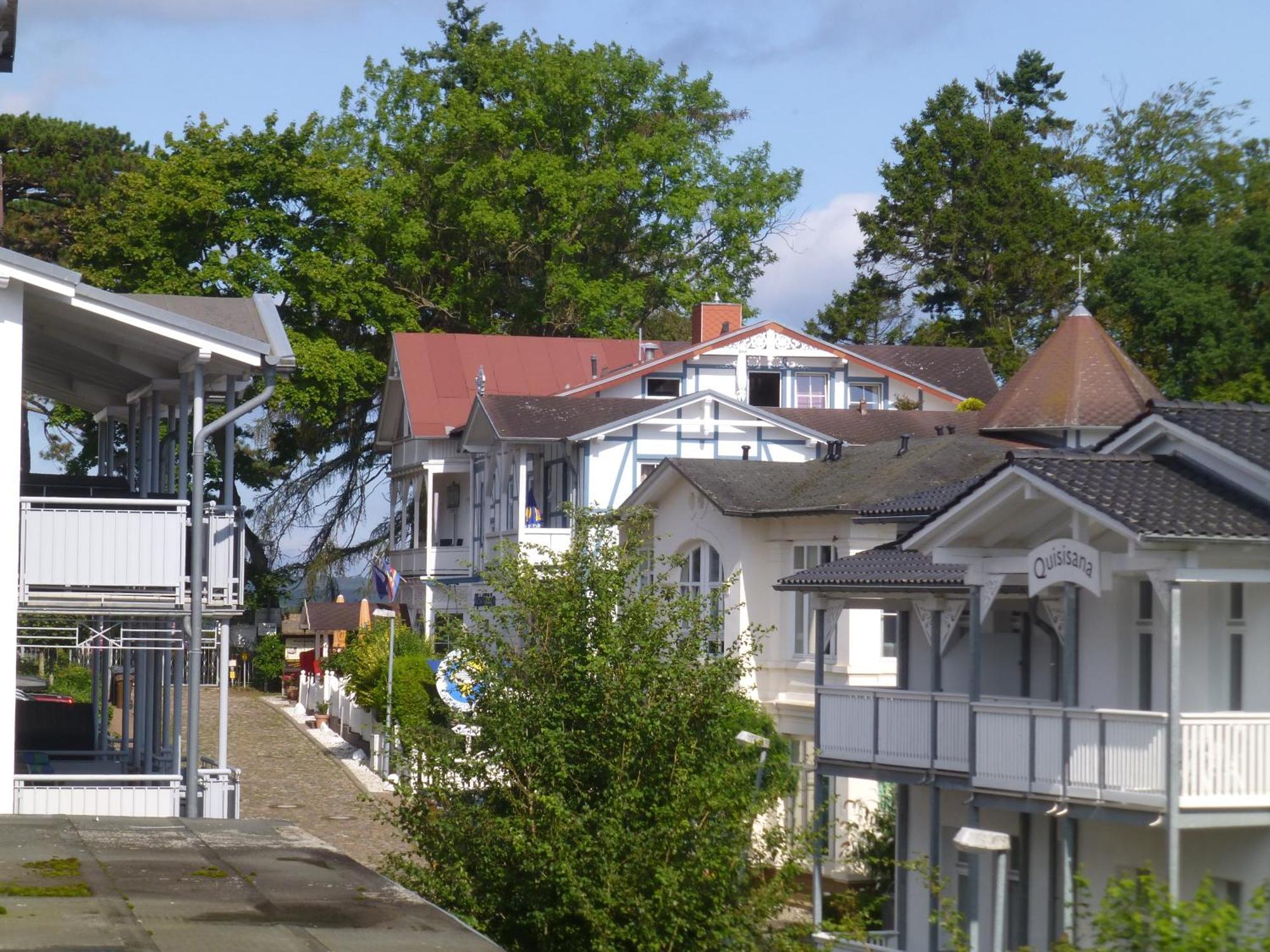 Ostseeurlaub-Goehren Ferienwohnung Sanddollar Im Haus Strandeck Esterno foto